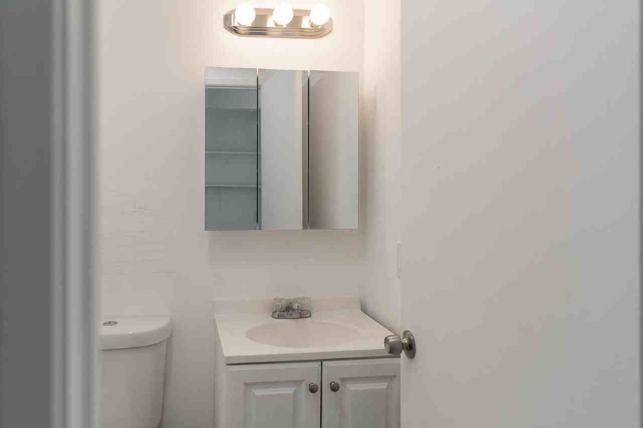 1194 Trinity Ave - Photo 6 of 12