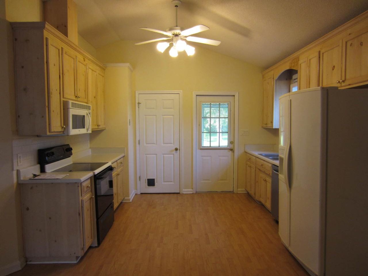 525 Judy Ann Dr - Photo 3 of 7