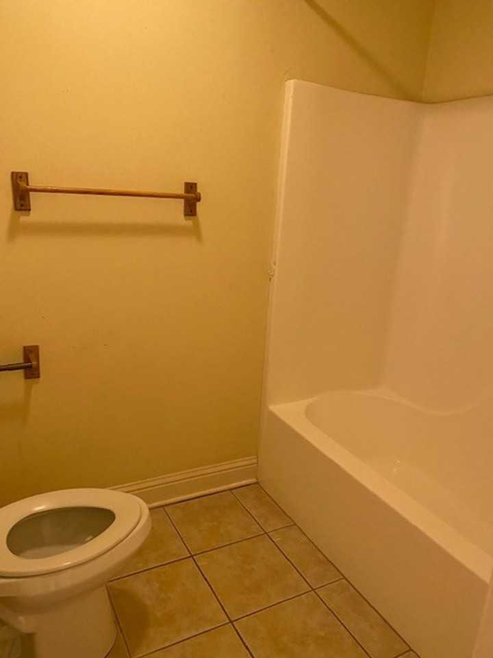 107 Westcott Ln - Photo 2 of 5