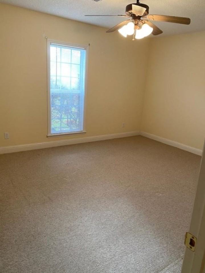 107 Westcott Ln - Photo 3 of 5