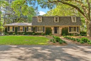 featured image of 819 Lake Ridge Dr