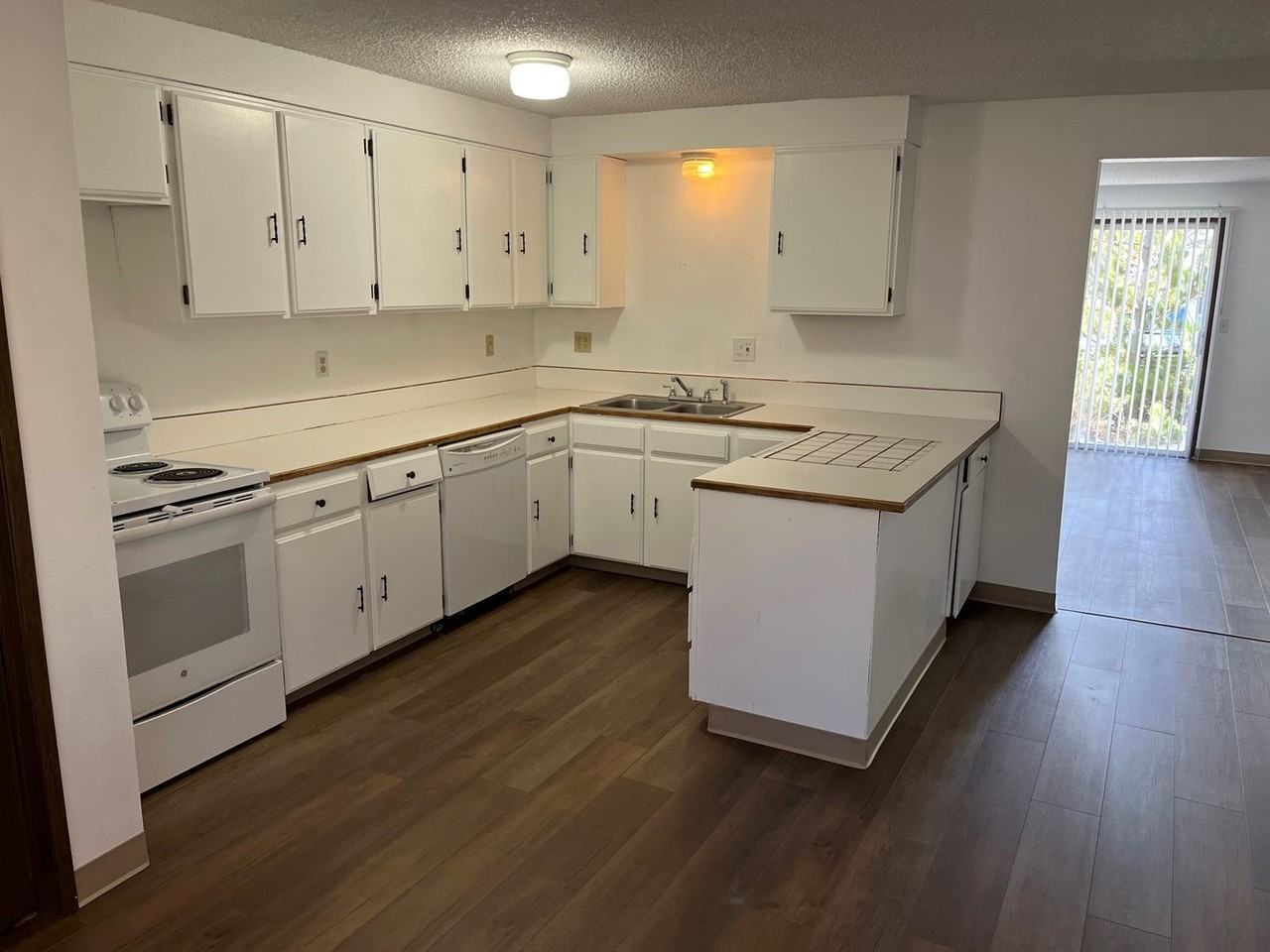 1915 Dawn Ct - Photo 4 of 7