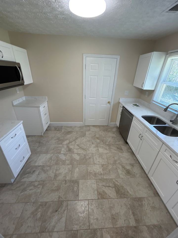 1987 Porter Pl - Photo 4 of 16