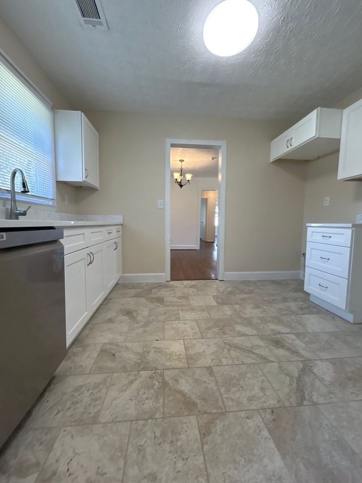 1987 Porter Pl - Photo 5 of 16