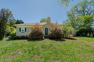 404 W Willowbrook Dr - Photo 1 of 1