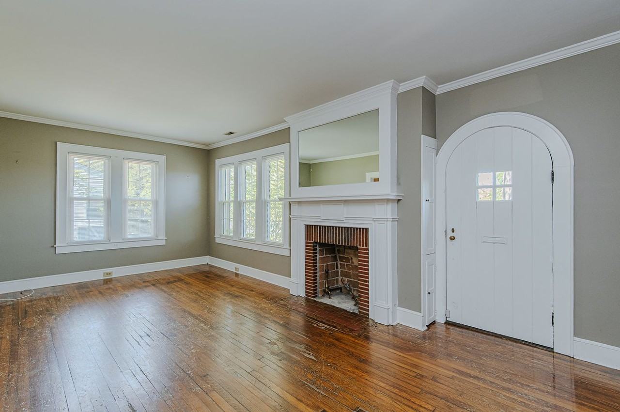 404 W Willowbrook Dr - Photo 2 of 21