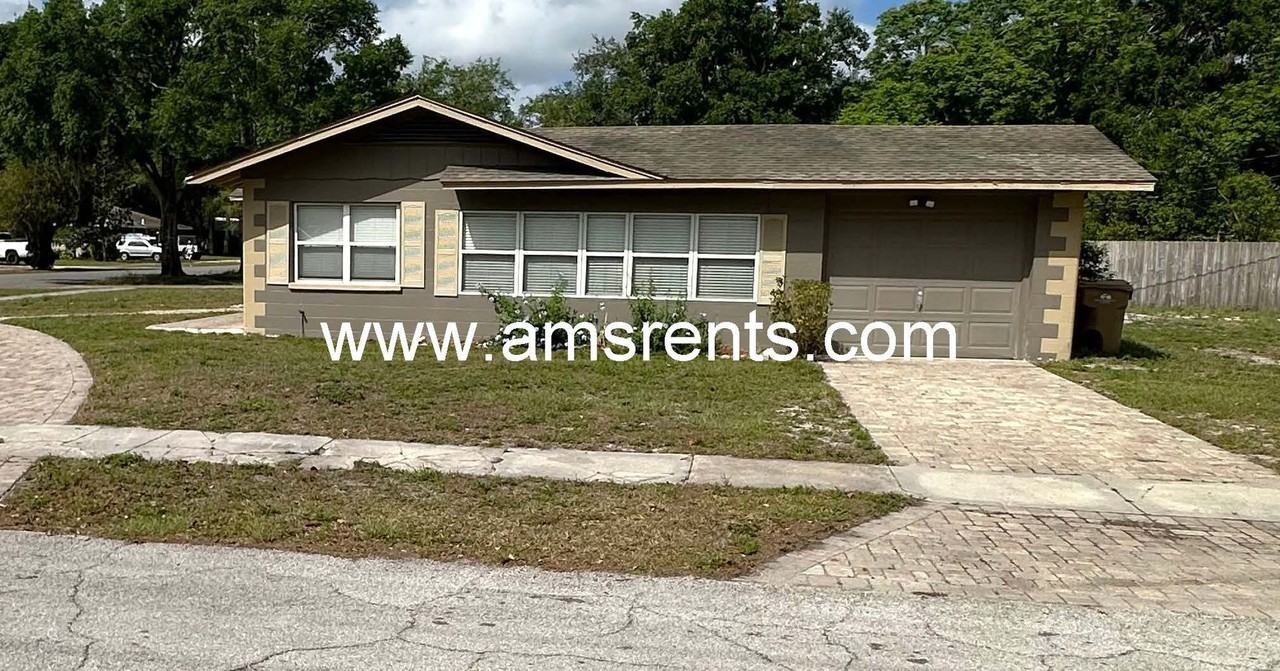 2433 Washington Rd - Photo 2 of 13