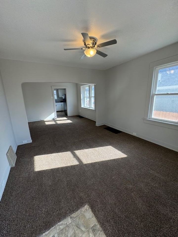 1314 3rd St - Photo 2 of 10