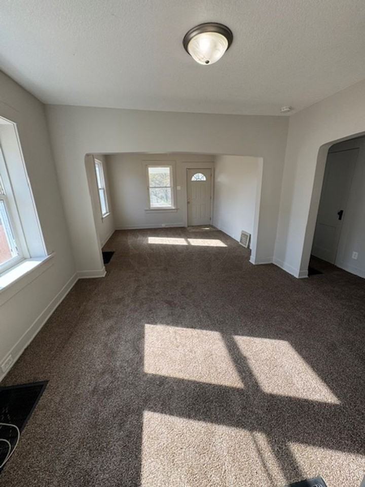 1314 3rd St - Photo 3 of 10