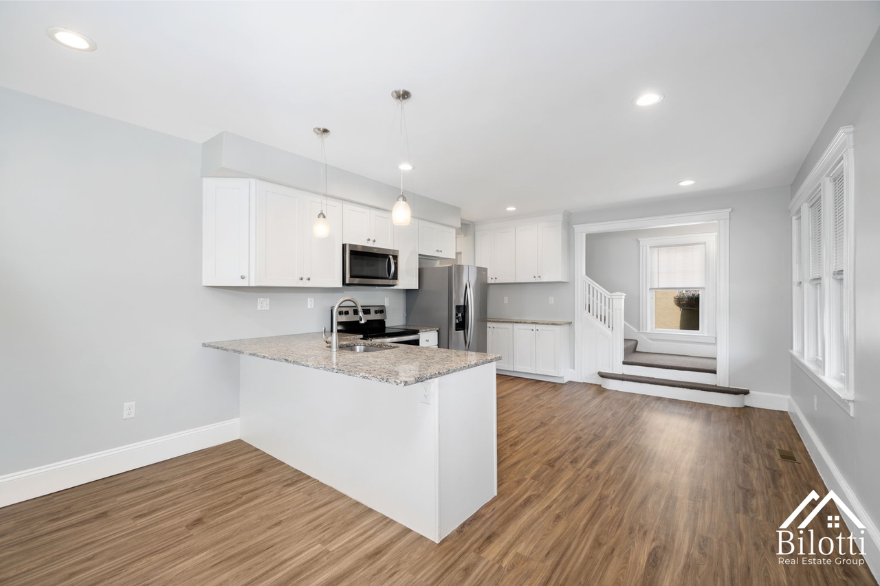 1056 Hope Street - Photo 3 of 28