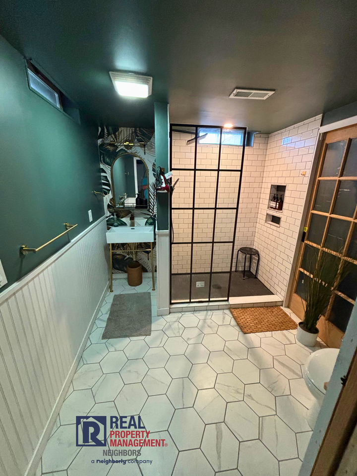 1420 Trimble Ave - Photo 2 of 31