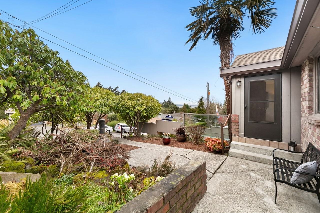 9212 26th Ave Nw - Photo 3 of 37