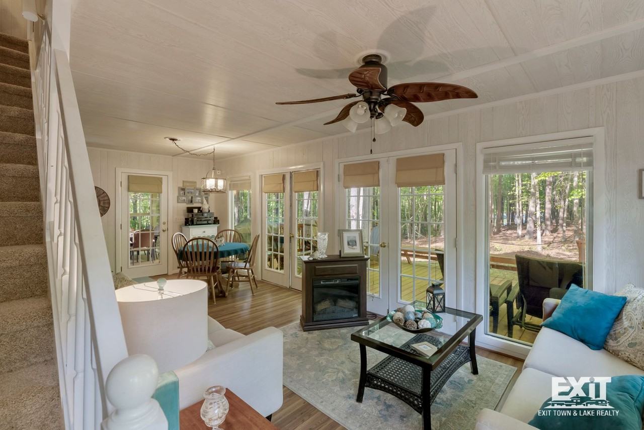 132 Holly Hall Rd - Photo 2 of 34