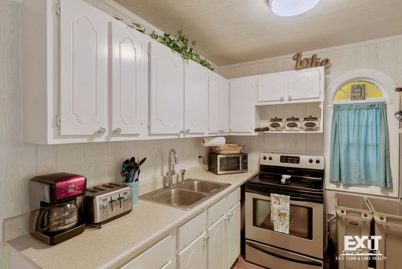 132 Holly Hall Rd - Photo 3 of 34