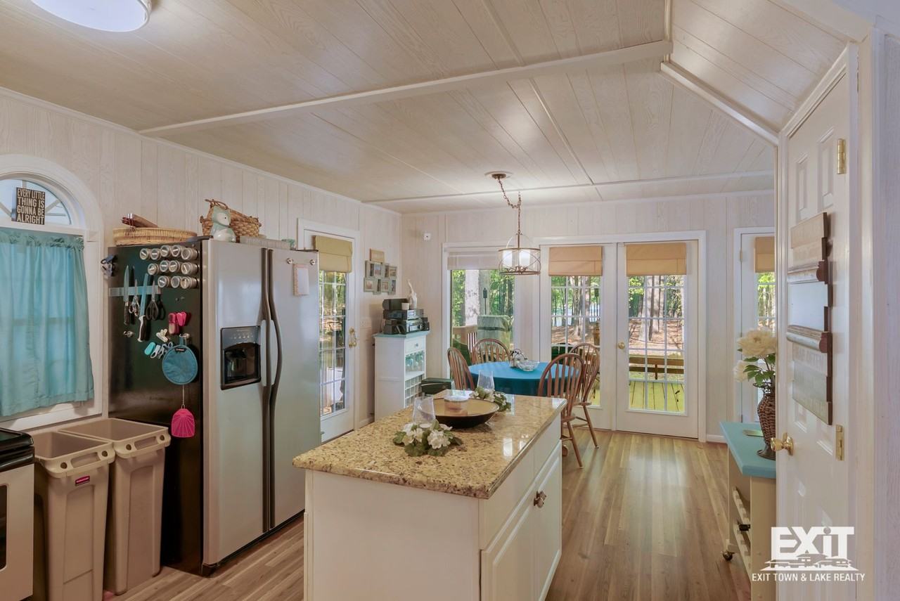 132 Holly Hall Rd - Photo 4 of 34