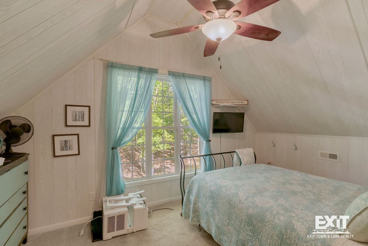 132 Holly Hall Rd - Photo 7 of 34