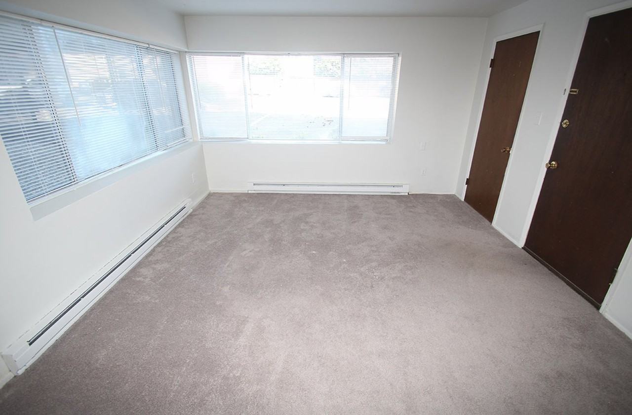 5112 Ravenna Apartments - Photo 2 of 23