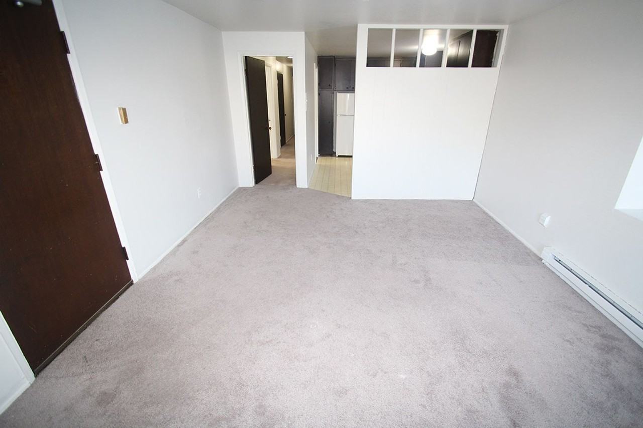 5112 Ravenna Apartments - Photo 3 of 23