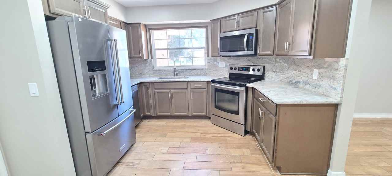816 Brimfield Ct #NA - Photo 4 of 30