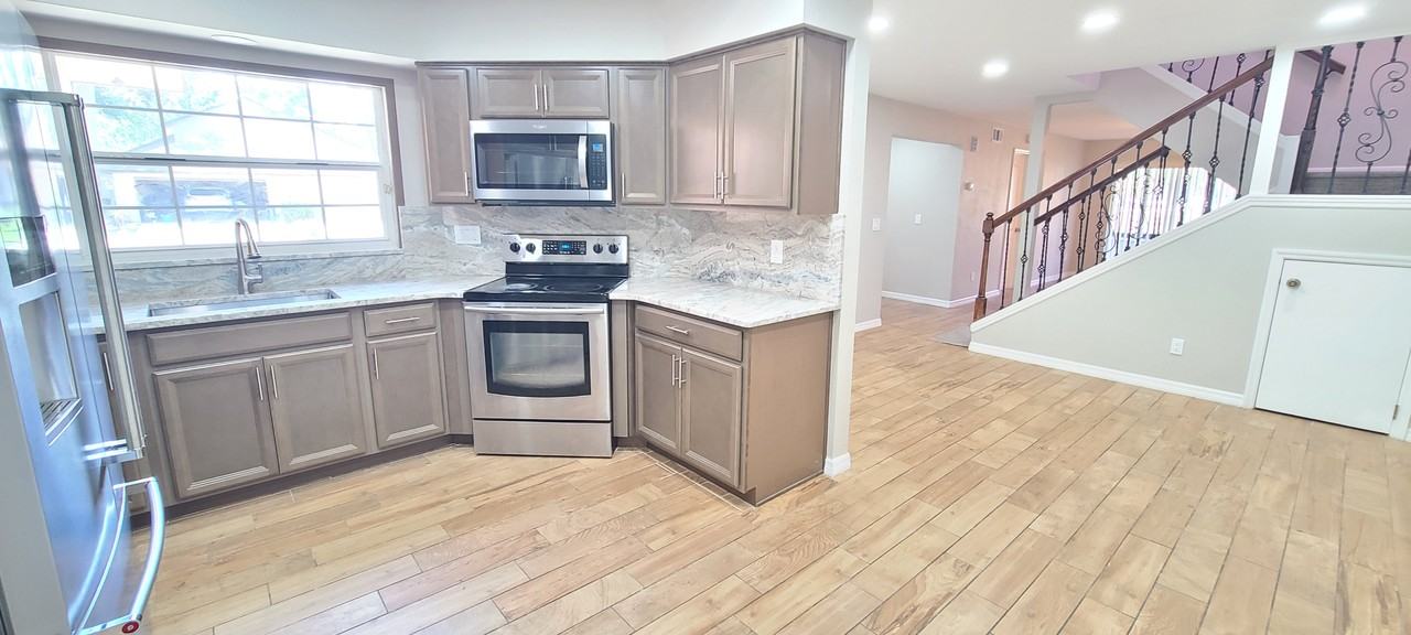 816 Brimfield Ct #NA - Photo 5 of 30