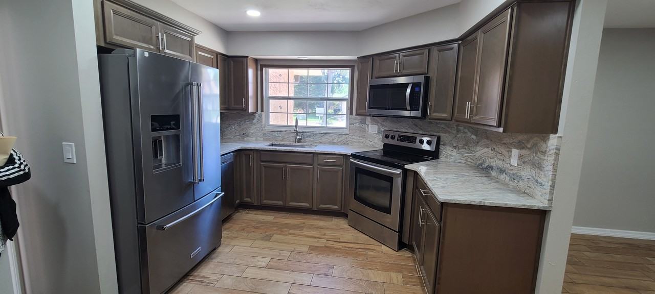 816 Brimfield Ct #NA - Photo 7 of 30