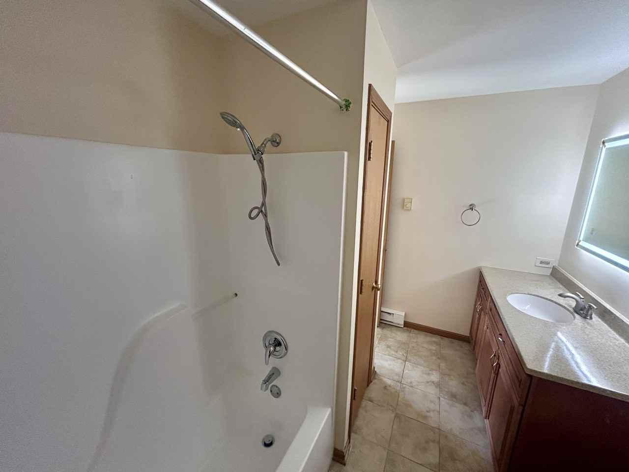 1362 Cunat Ct #1D - Photo 3 of 6