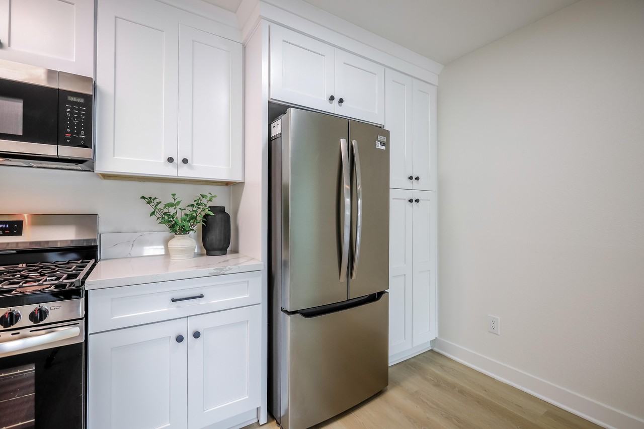 zVIVA Apartment Homes - Photo 4 of 49