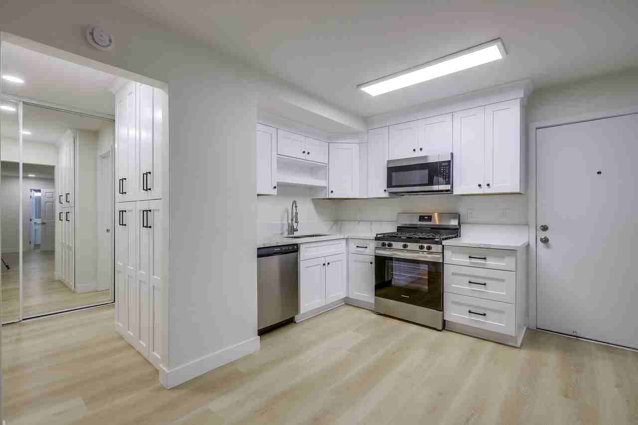 zVIVA Apartment Homes - Photo 5 of 49