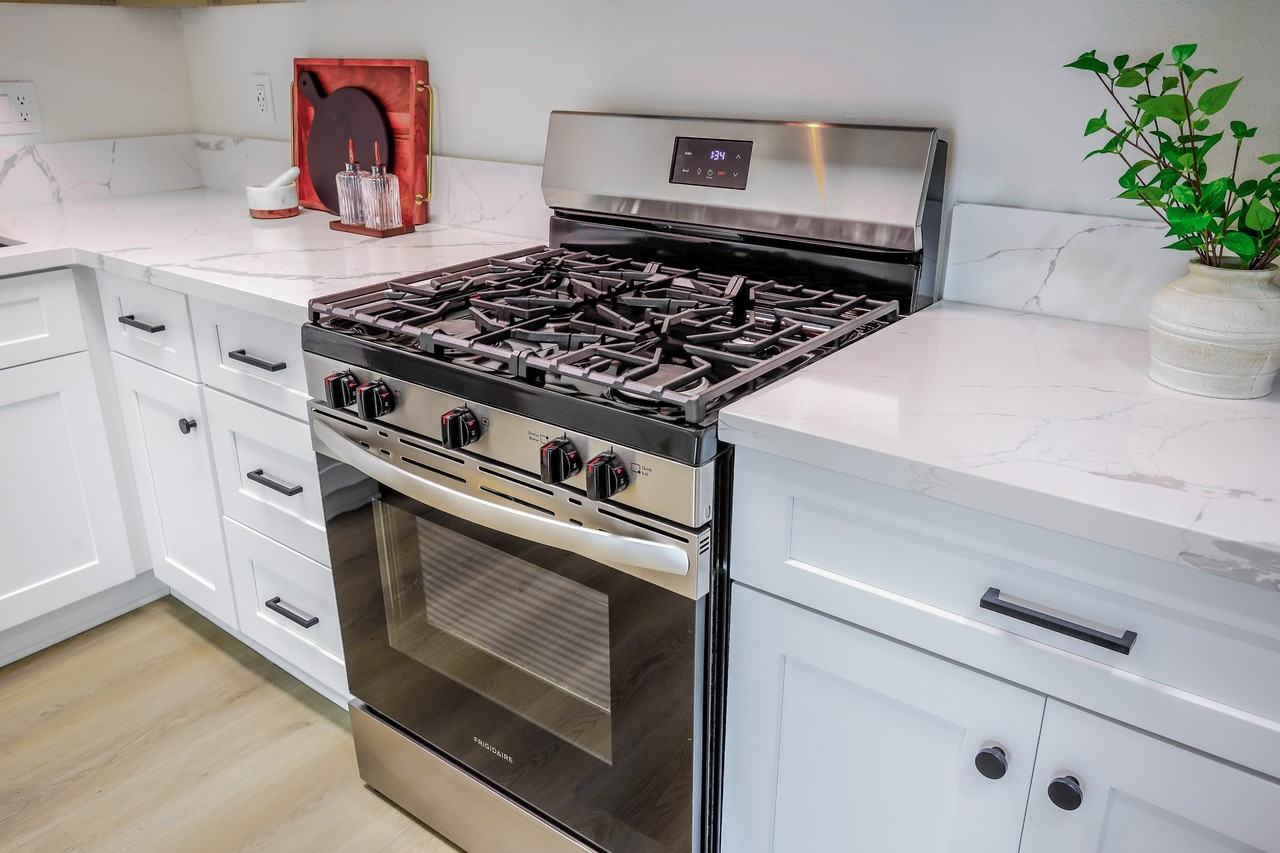 zVIVA Apartment Homes - Photo 6 of 49