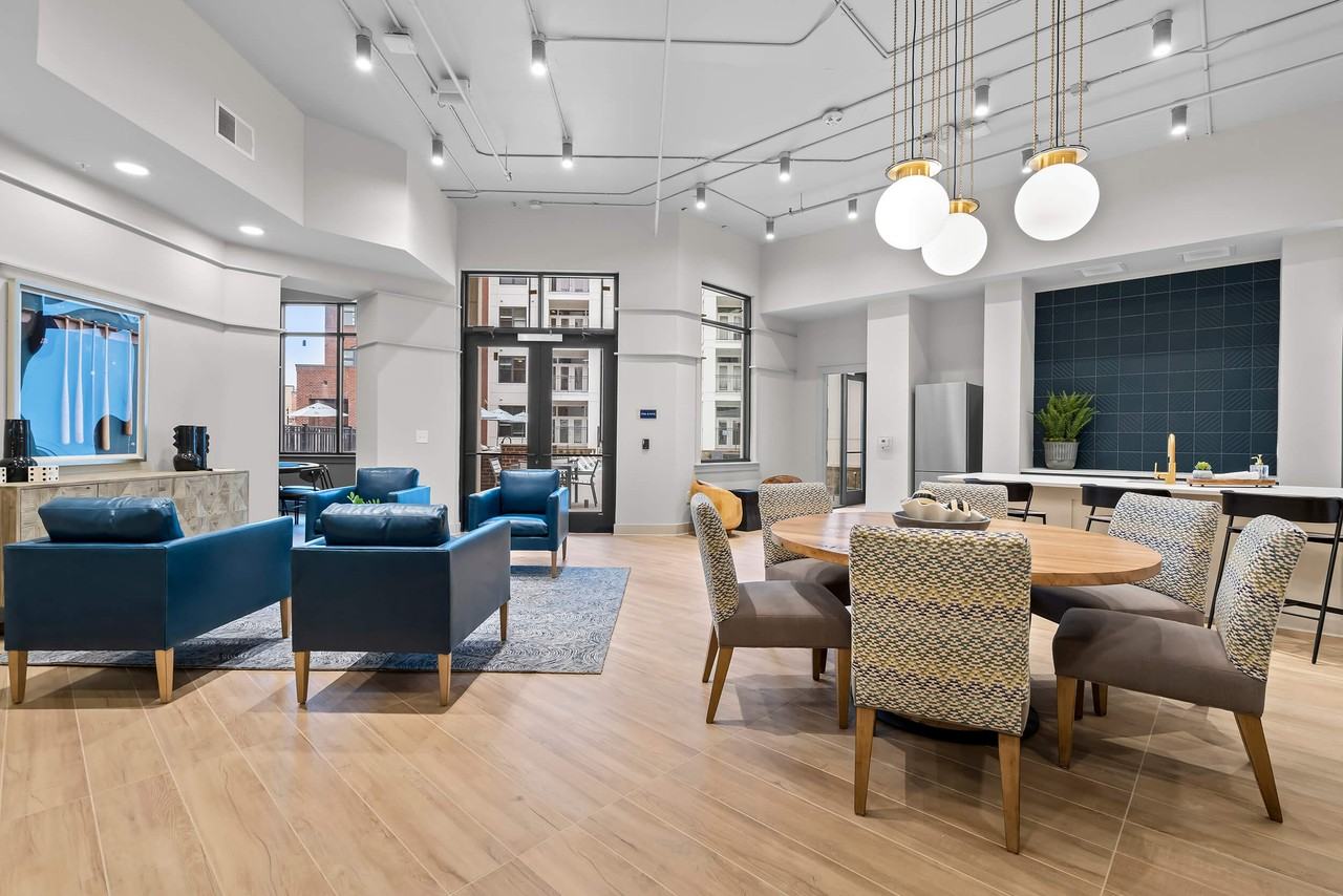 408 Jackson - Photo 5 of 40