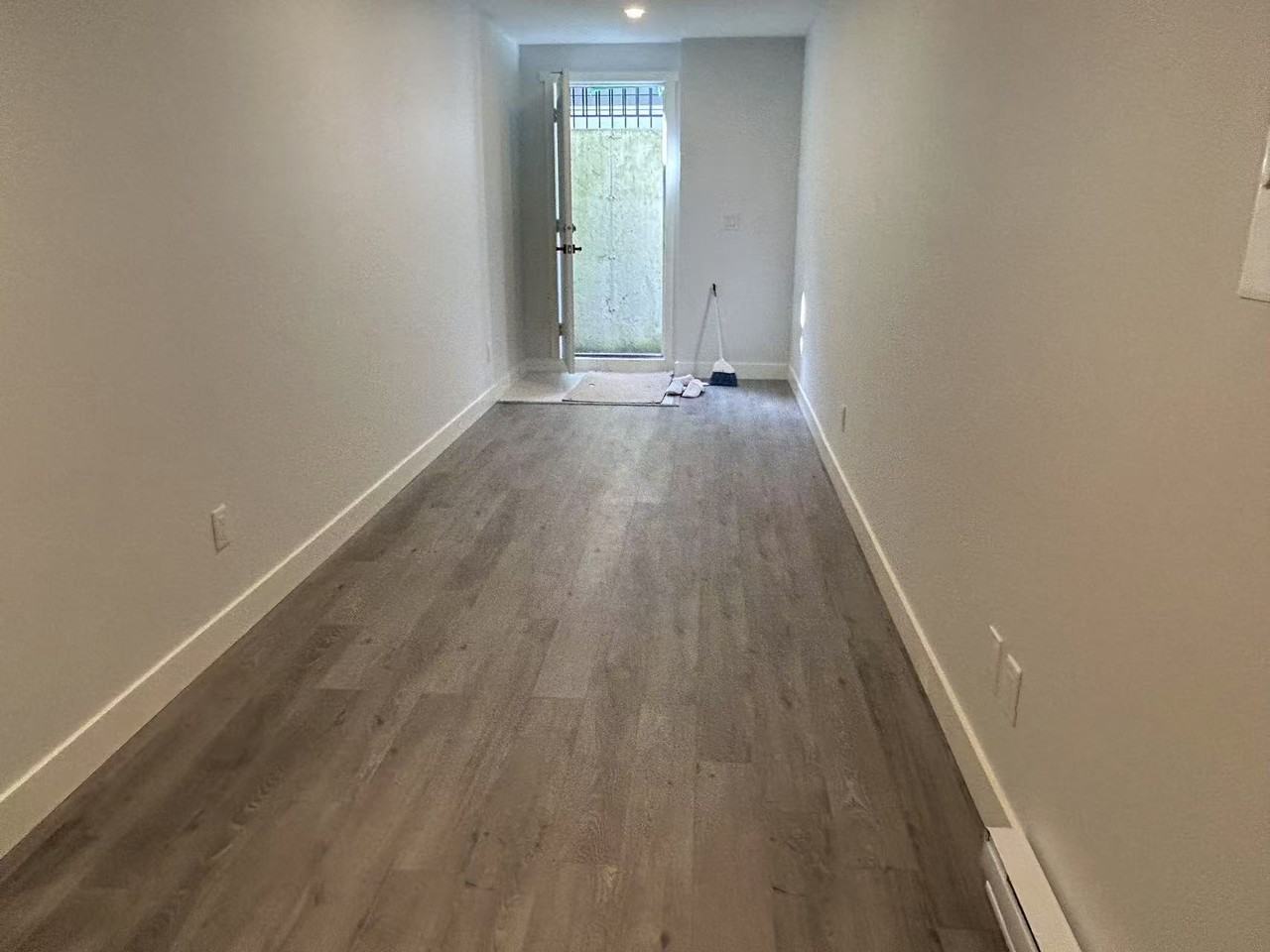 16578 21 Avenue #bsmt - Photo 7 of 8