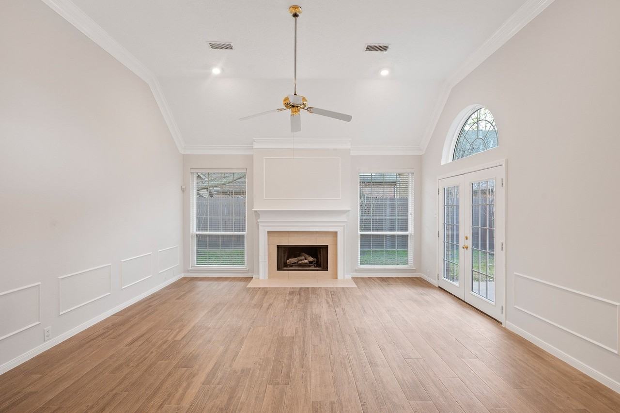 1331 Wickshire Ln - Photo 6 of 44