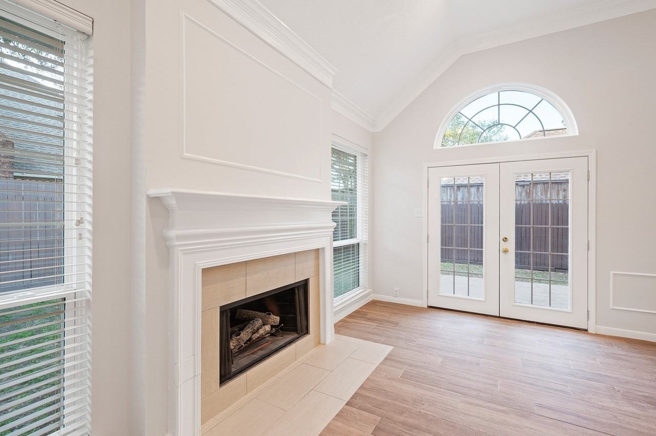 1331 Wickshire Ln - Photo 7 of 44