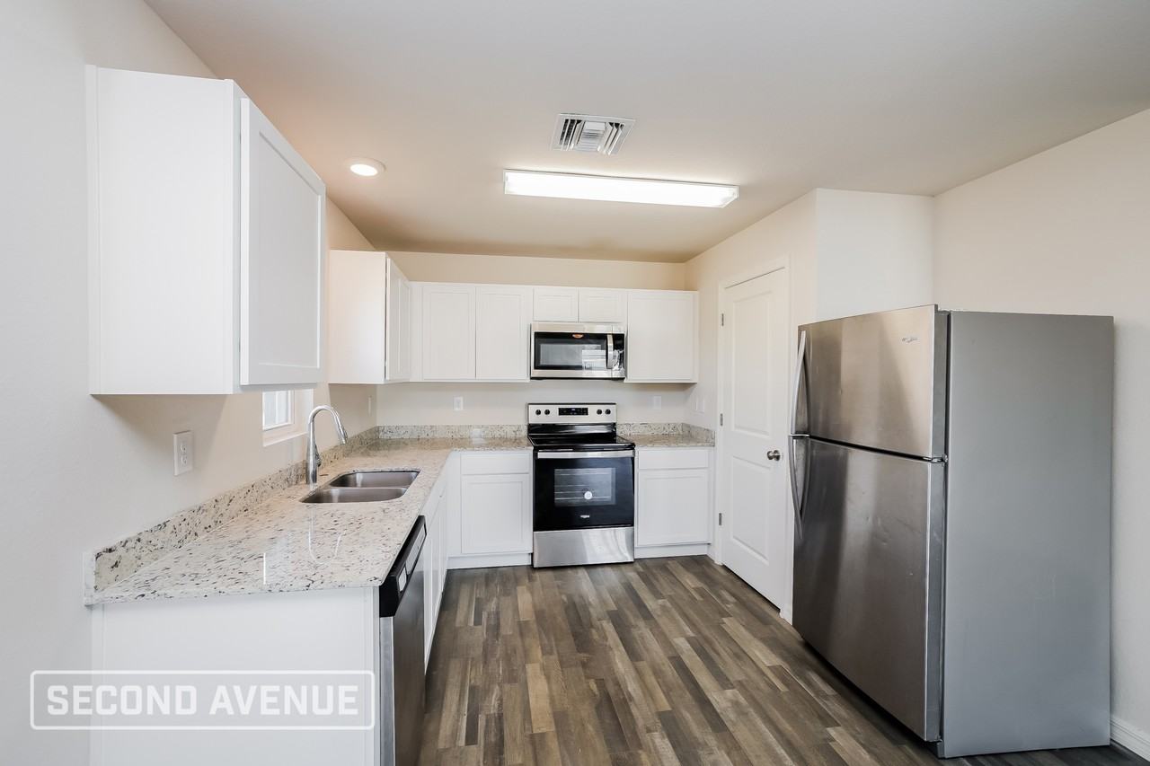 1025 Halby Ave S - Photo 2 of 25