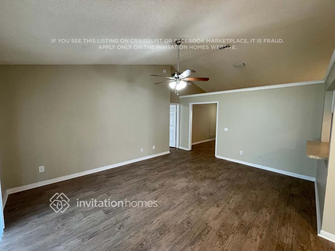9814 Creek Cross St - Photo 5 of 17