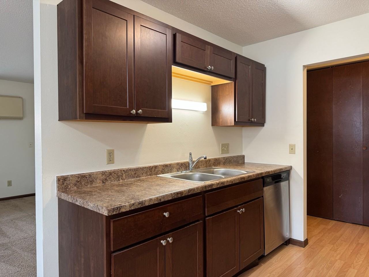 Spring Glen Apartments - Photo 4 of 23