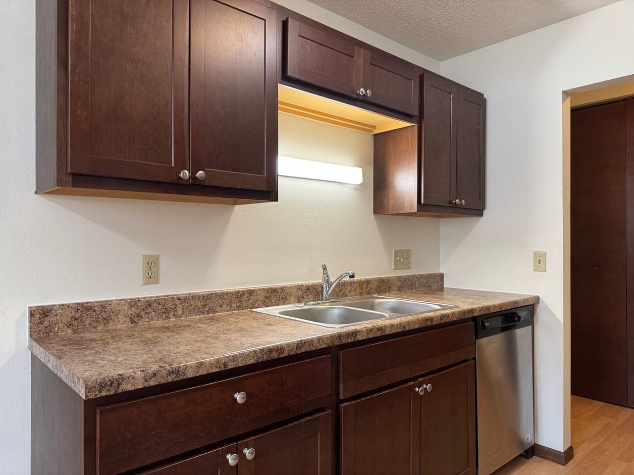 Spring Glen Apartments - Photo 5 of 23