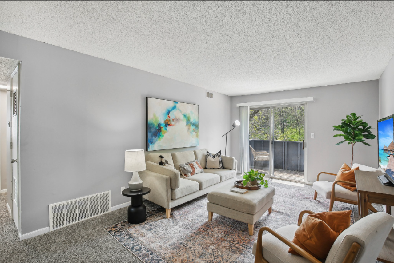 University Villa Apartments - Photo 5 of 35