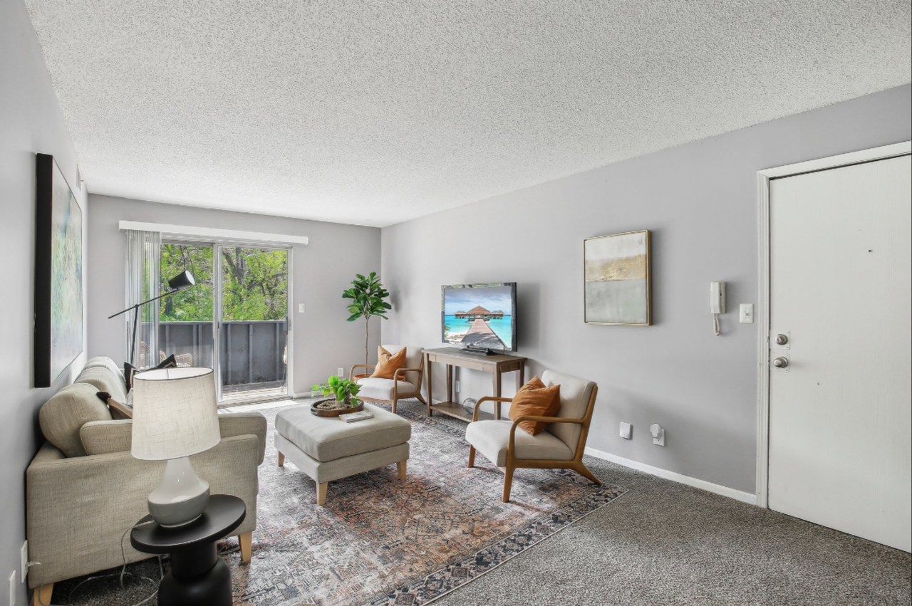 University Villa Apartments - Photo 6 of 35