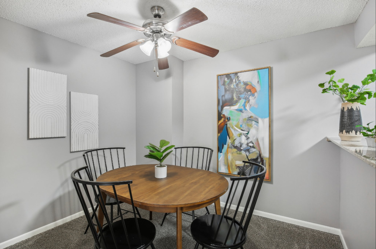 University Villa Apartments - Photo 6 of 35