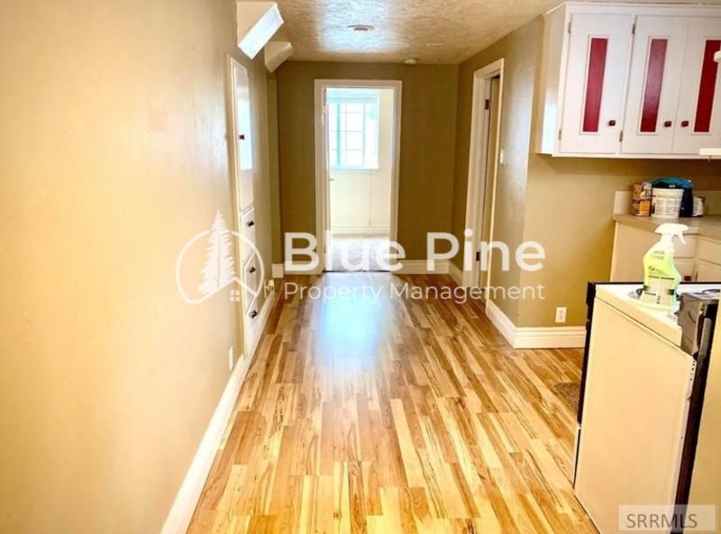 309 1/2 S Milton Ave - Photo 3 of 12