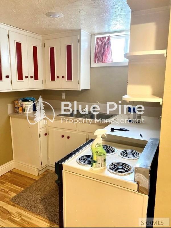 309 1/2 S Milton Ave - Photo 5 of 12