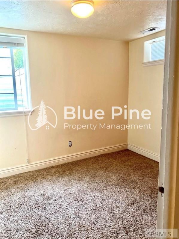 309 1/2 S Milton Ave - Photo 7 of 12