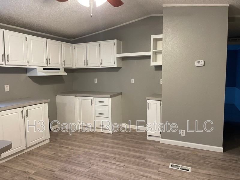 515 Lone Robin St - Photo 2 of 9