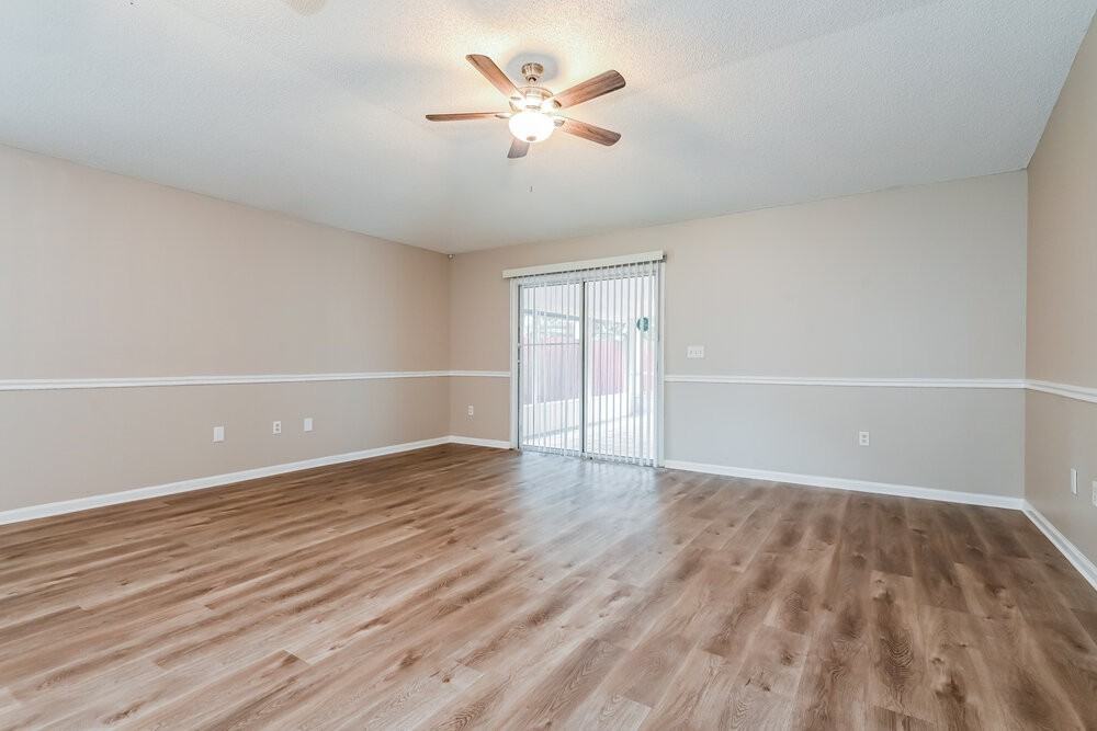 14414 Woodfield Cir S - Photo 3 of 16