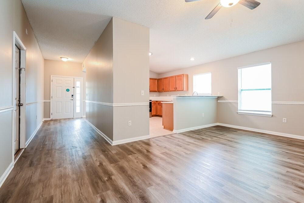 14414 Woodfield Cir S - Photo 6 of 16