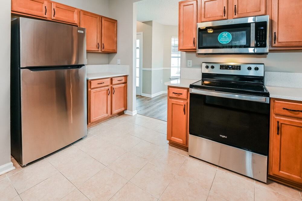 14414 Woodfield Cir S - Photo 7 of 16