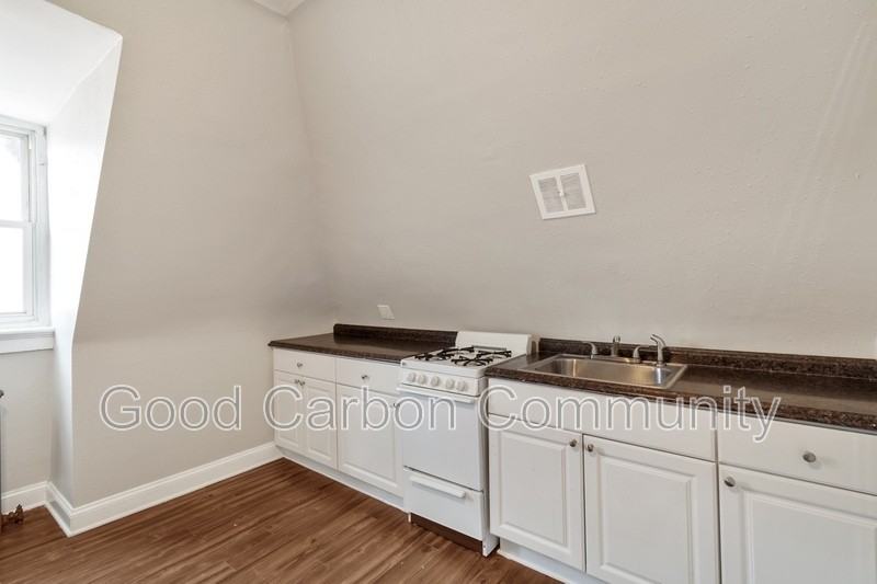 430 Delaware Ave #307 - Photo 3 of 15