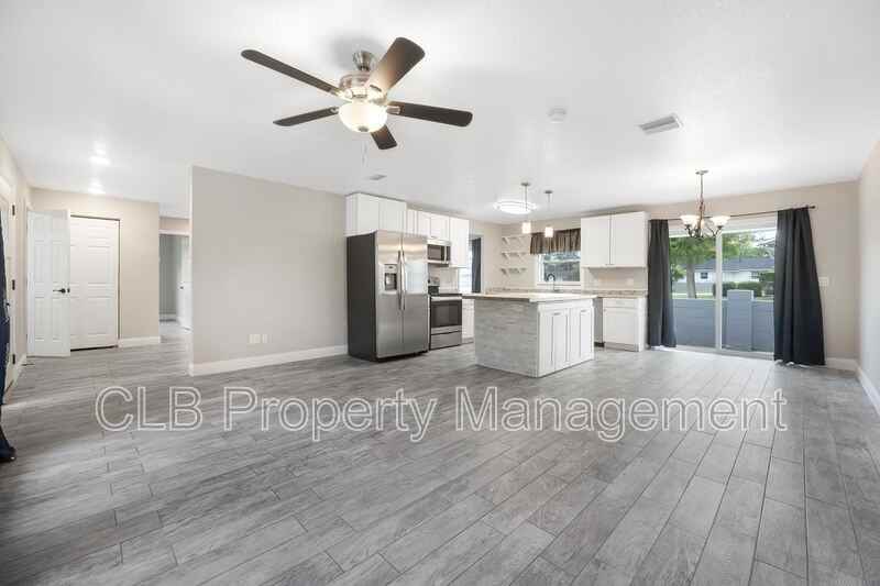 1006 Martin St - Photo 2 of 13