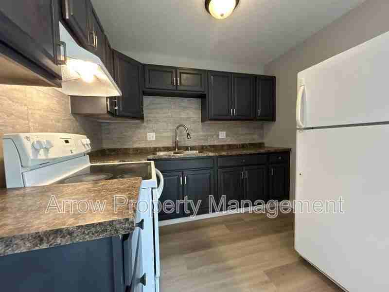 212 Park Ave - Photo 2 of 8